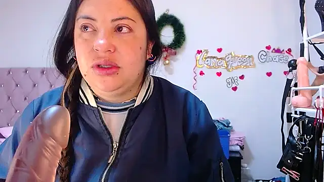 Snapshot of lanaqueen699 chatting on 02/19/26, 12:13 lanaqueen699 online show from 02/19/26, 12:13