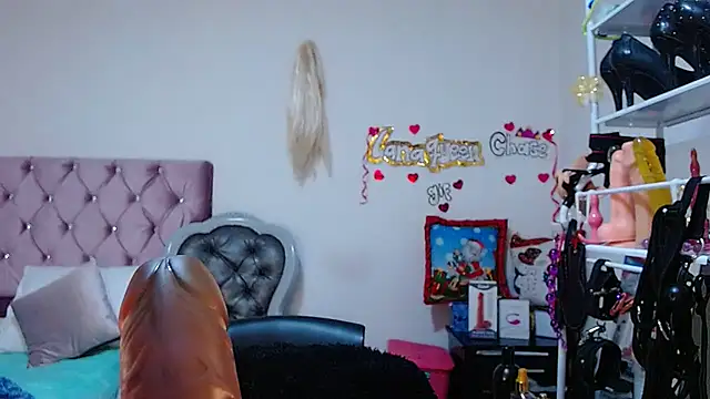 lanaqueen699 online show from 12/01/25, 12:28