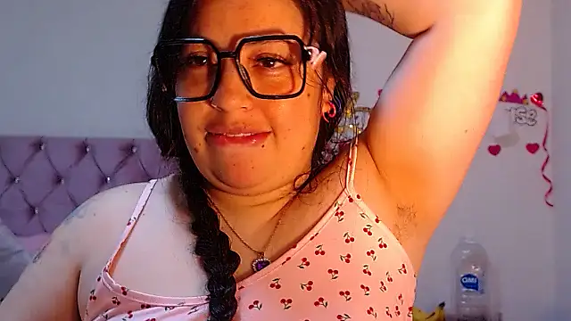 lanaqueen699 online show from 04/15/26, 08:42