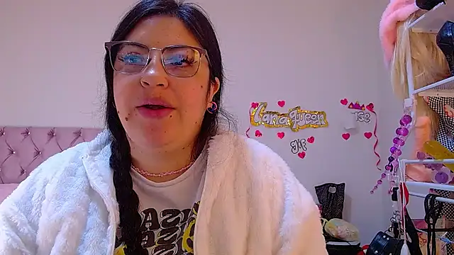 Snapshot of lanaqueen699 chatting on 07/09/26, 12:15 lanaqueen699 online show from 07/09/26, 12:15