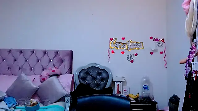 lanaqueen699 online show from 04/16/26, 09:39