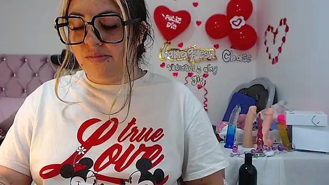 Snapshot of lanaqueen699 chatting on 02/28/25, 03:26 lanaqueen699 online show from 02/28/25, 03:26