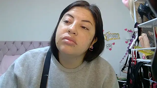 lanaqueen699 online show from 05/05/26, 12:19