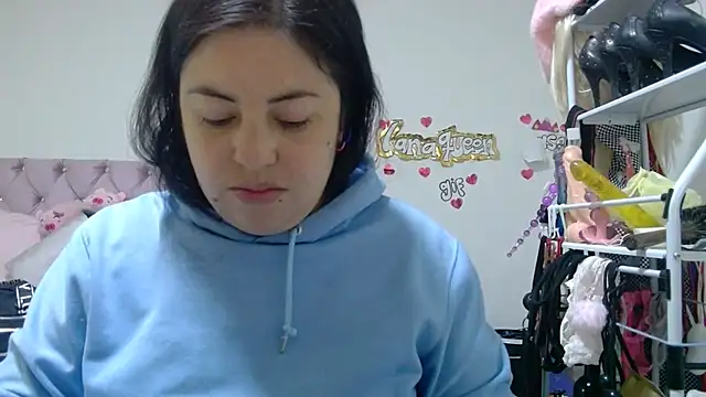 lanaqueen699 online show from 05/26/26, 02:15