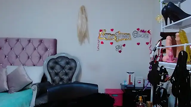 lanaqueen699 online show from 11/26/25, 12:16