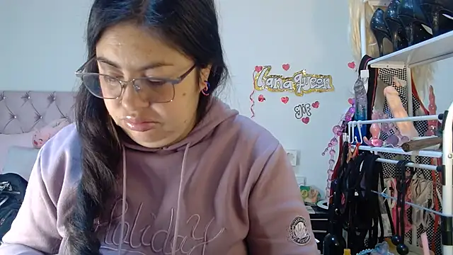 lanaqueen699 online show from 05/20/26, 12:24
