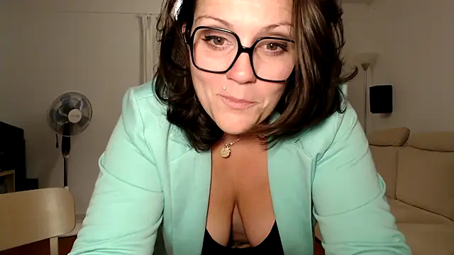 Snapshot of vagina02cam chatting on 11/10/25, 12:04 vagina02cam online show from 11/10/25, 12:04