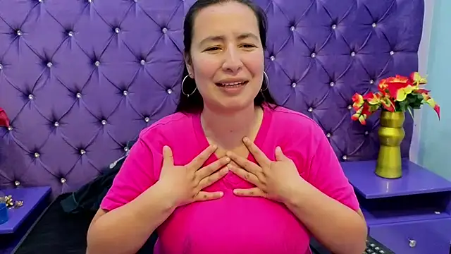 NaomyPrinces online show from 10/20/25, 02:28