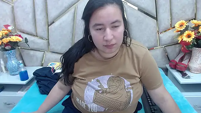 NaomyPrinces online show from 02/19/25, 01:17