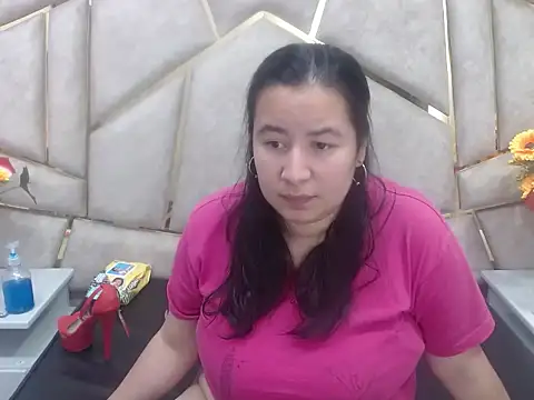 NaomyPrinces online show from 02/21/25, 01:44