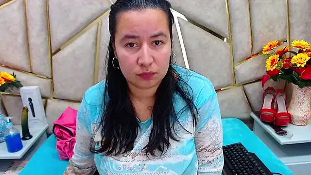 NaomyPrinces online show from 02/17/25, 01:11