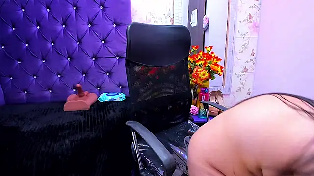 NaomyPrinces online show from 06/25/26, 02:11