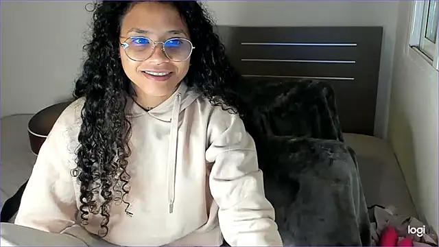 Snapshot of Ama_music chatting on 03/19/25, 08:23 Ama music online show from 03/19/25, 08:23