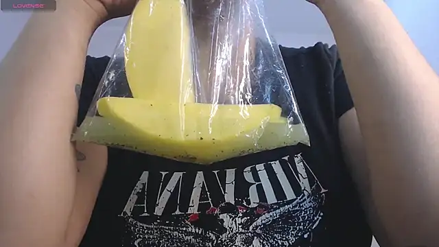 april bunnyy online show from 11/21/25, 05:45