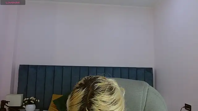 Snapshot of april_bunnyy chatting on 06/16/26, 08:42 april bunnyy online show from 06/16/26, 08:42