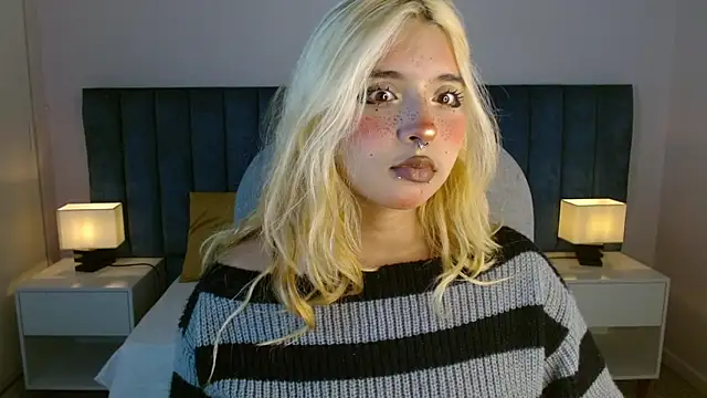 Snapshot of april_bunnyy chatting on 03/13/25, 12:56 april bunnyy online show from 03/13/25, 12:56