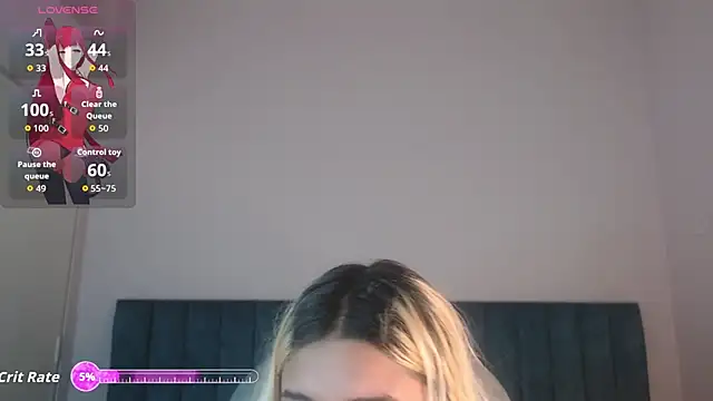 Snapshot of april_bunnyy chatting on 10/17/25, 08:21 april bunnyy online show from 10/17/25, 08:21