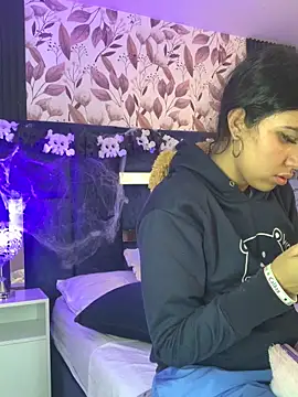 Larabrooks online show from 10/27/25, 07:04