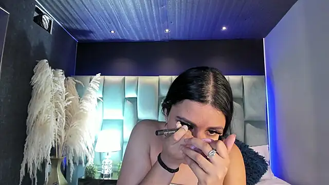 Larabrooks online show from 11/26/25, 07:03