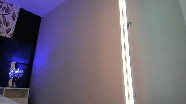 Larabrooks online show from 11/12/25, 07:07