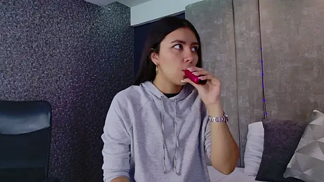 Larabrooks online show from 12/16/25, 05:28