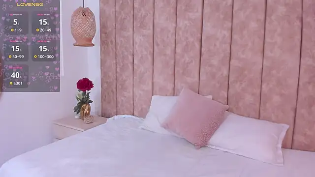 Katrina baurii online show from 12/22/25, 01:33