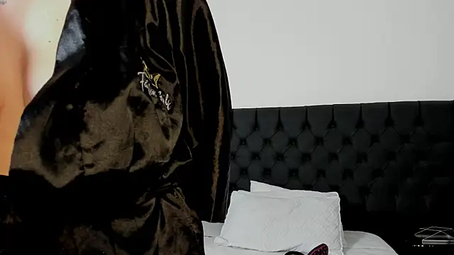 Melany Luv online show from 12/18/25, 09:18