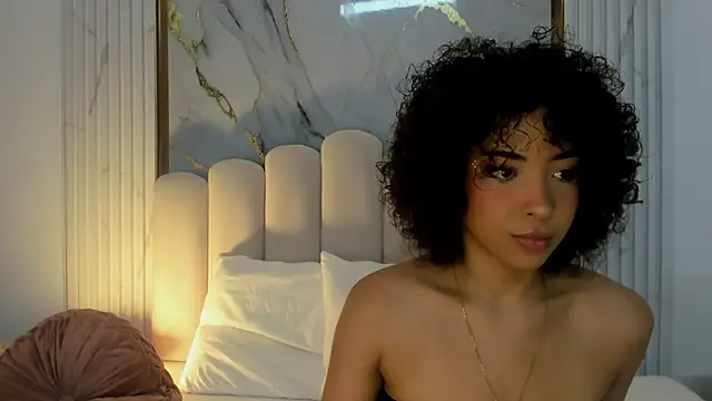Snapshot of OSHUN_ chatting on 03/06/25, 11:58 OSHUN online show from 03/06/25, 11:58