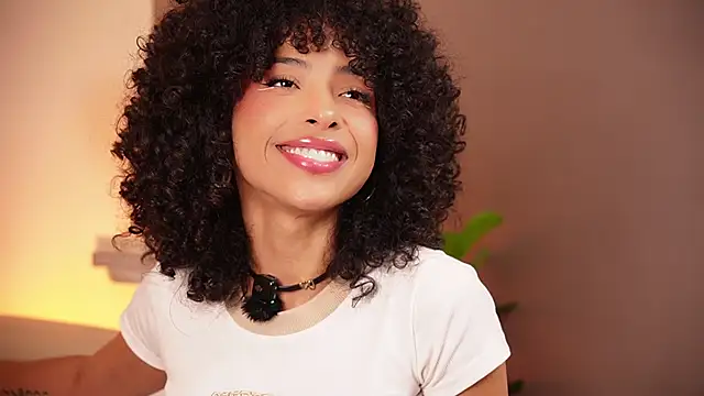 Snapshot of OSHUN_ chatting on 06/06/26, 10:15 OSHUN online show from 06/06/26, 10:15