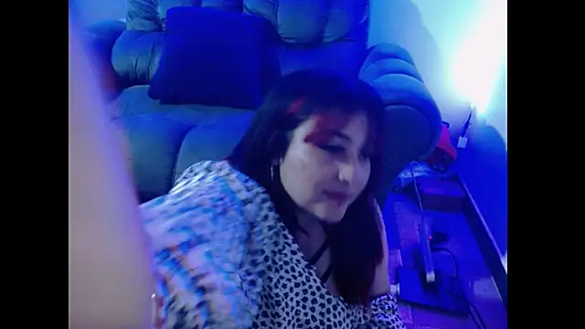 Snapshot of amydeepqueen chatting on 06/18/26, 12:10 amydeepqueen online show from 06/18/26, 12:10