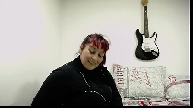 Snapshot of amydeepqueen chatting on 05/06/26, 02:21 amydeepqueen online show from 05/06/26, 02:21