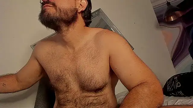 Snapshot of SbasTone_Muscle chatting on 10/09/25, 01:22 SbasTone Muscle online show from 10/09/25, 01:22
