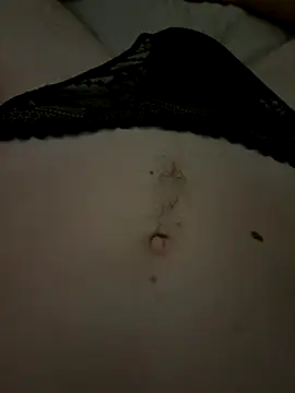 Snapshot of Nicky-98 chatting on 12/18/25, 10:02 Nicky-98 online show from 12/18/25, 10:02