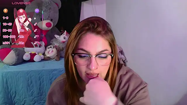 lucycherry   online show from 11/25/25, 12:00