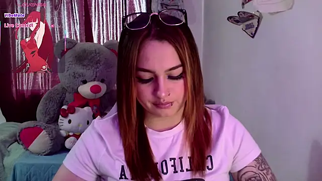 lucycherry   online show from 11/19/25, 07:14