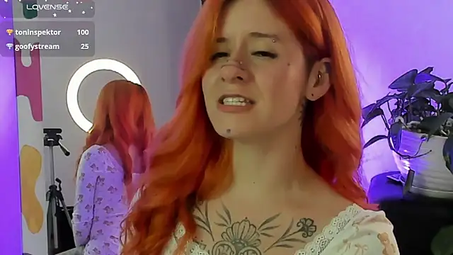 Snapshot of Daarlene chatting on 03/23/25, 06:26 Daarlene online show from 03/23/25, 06:26