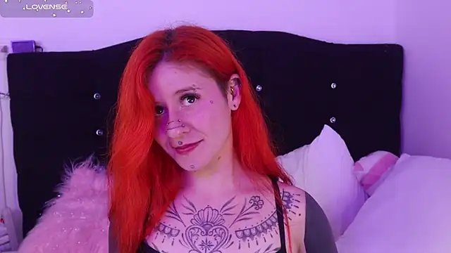 Snapshot of Daarlene chatting on 02/04/25, 02:17 Daarlene online show from 02/04/25, 02:17