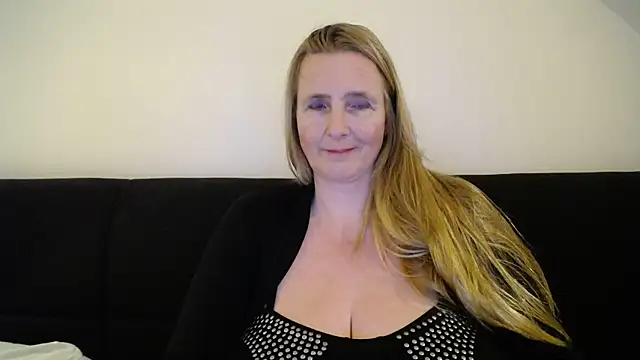 XXNikkie online show from 02/17/25, 11:11