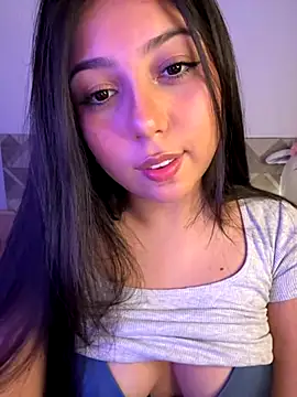 Snapshot of Maii_chan chatting on 12/16/25, 04:50 Maii chan online show from 12/16/25, 04:50