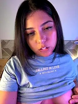 Snapshot of Maii_chan chatting on 10/19/25, 03:04 Maii chan online show from 10/19/25, 03:04