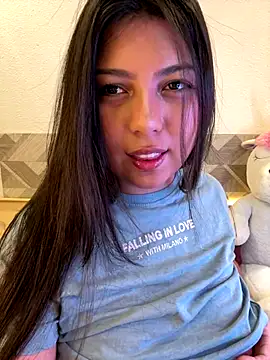 Snapshot of Maii_chan chatting on 11/04/25, 06:28 Maii chan online show from 11/04/25, 06:28