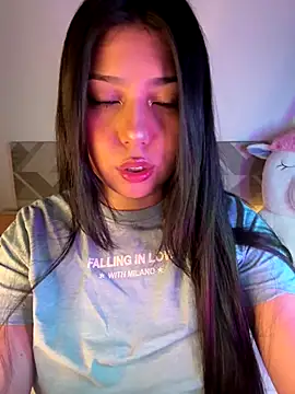 Snapshot of Maii_chan chatting on 10/22/25, 05:40 Maii chan online show from 10/22/25, 05:40