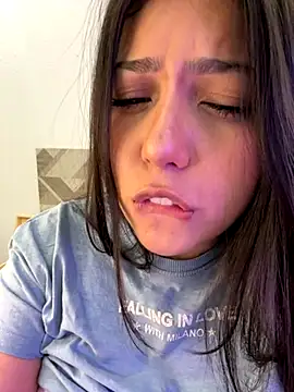 Snapshot of Maii_chan chatting on 12/01/25, 04:02 Maii chan online show from 12/01/25, 04:02