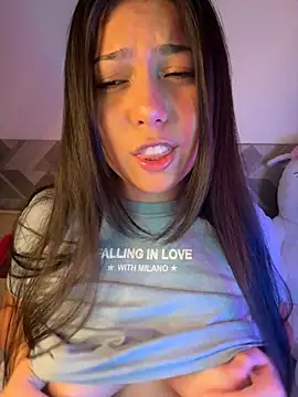 Snapshot of Maii_chan chatting on 10/13/25, 06:04 Maii chan online show from 10/13/25, 06:04