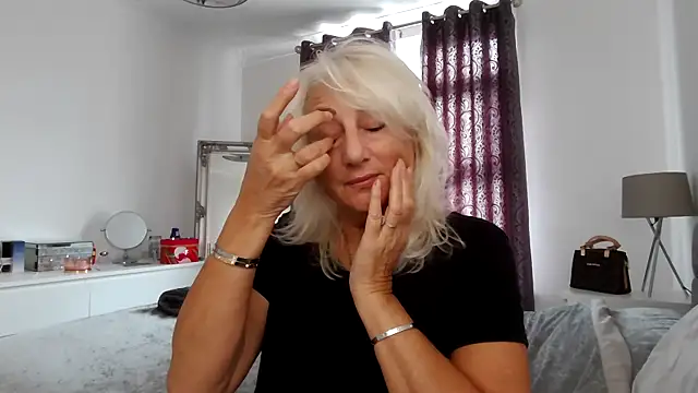 Snapshot of TanyaTaylor45 chatting on 10/31/25, 12:13 TanyaTaylor45 online show from 10/31/25, 12:13