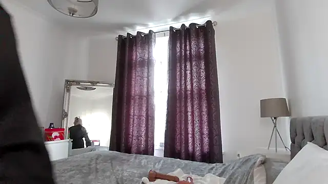 Snapshot of TanyaTaylor45 chatting on 10/18/25, 12:29 TanyaTaylor45 online show from 10/18/25, 12:29