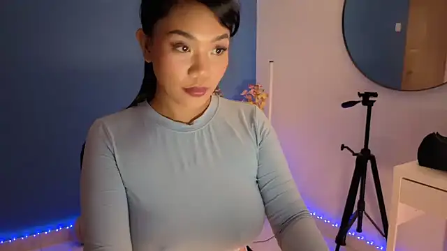Snapshot of NaughtyMe chatting on 10/15/25, 06:27 NaughtyMe online show from 10/15/25, 06:27