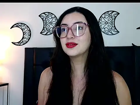 Snapshot of EvoletFMK chatting on 12/19/25, 05:26 EvoletFMK online show from 12/19/25, 05:26