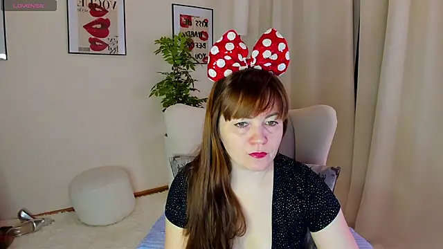 VanessaSmuth online show from 12/02/25, 02:01