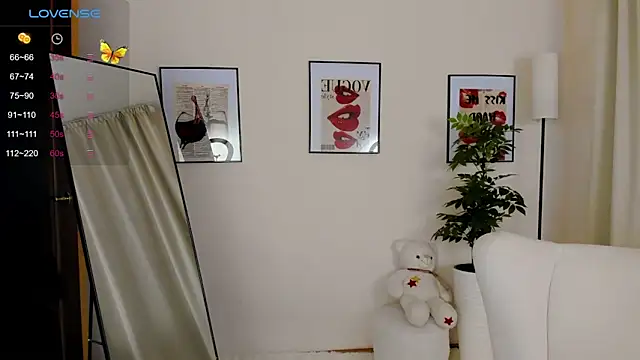 VanessaSmuth online show from 10/21/25, 02:00